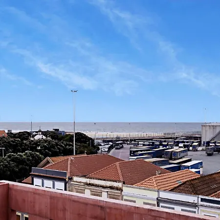 Liiiving In - Factory Pearl * Matosinhos (Porto)