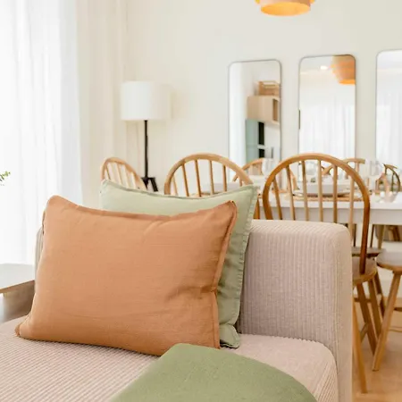 Liiiving In - Factory Pearl