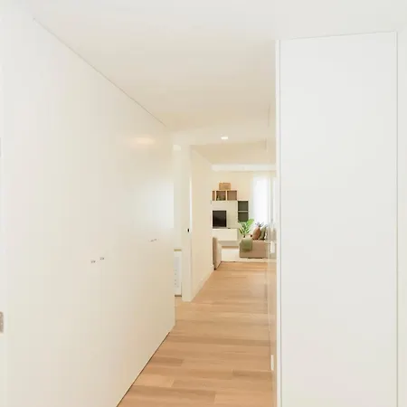 Liiiving In - Factory Pearl *