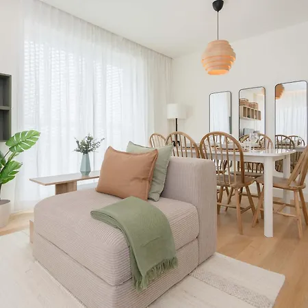 Liiiving In - Factory Pearl Lejlighed